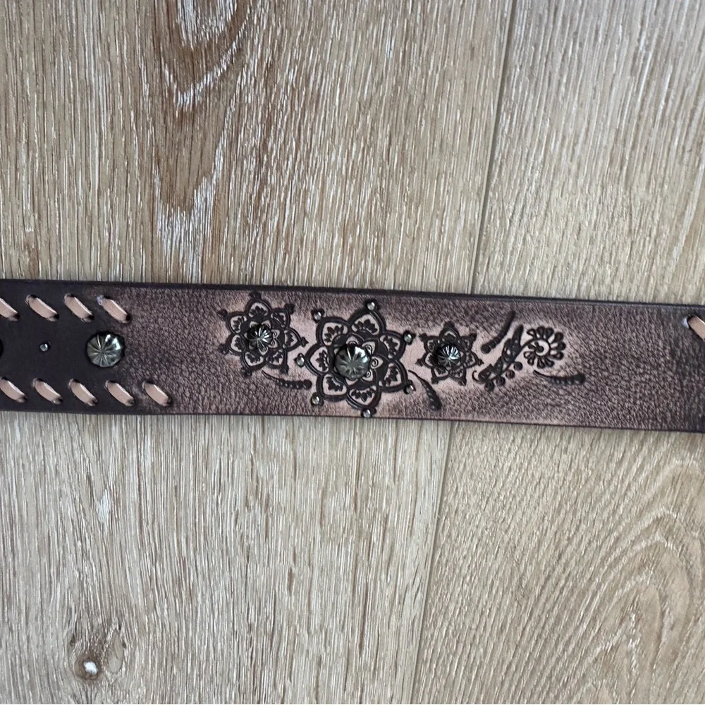 Brown Leather Belt with Floral Design XXL